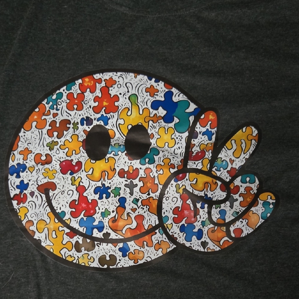 Puzzle Pattern Smiley Graphic Tee - Multicolor
